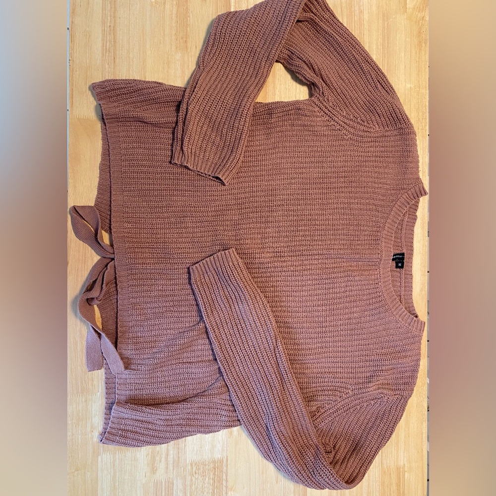 Moon&madison M dusty rose/blush pink sweater with cute lace up accent on back.